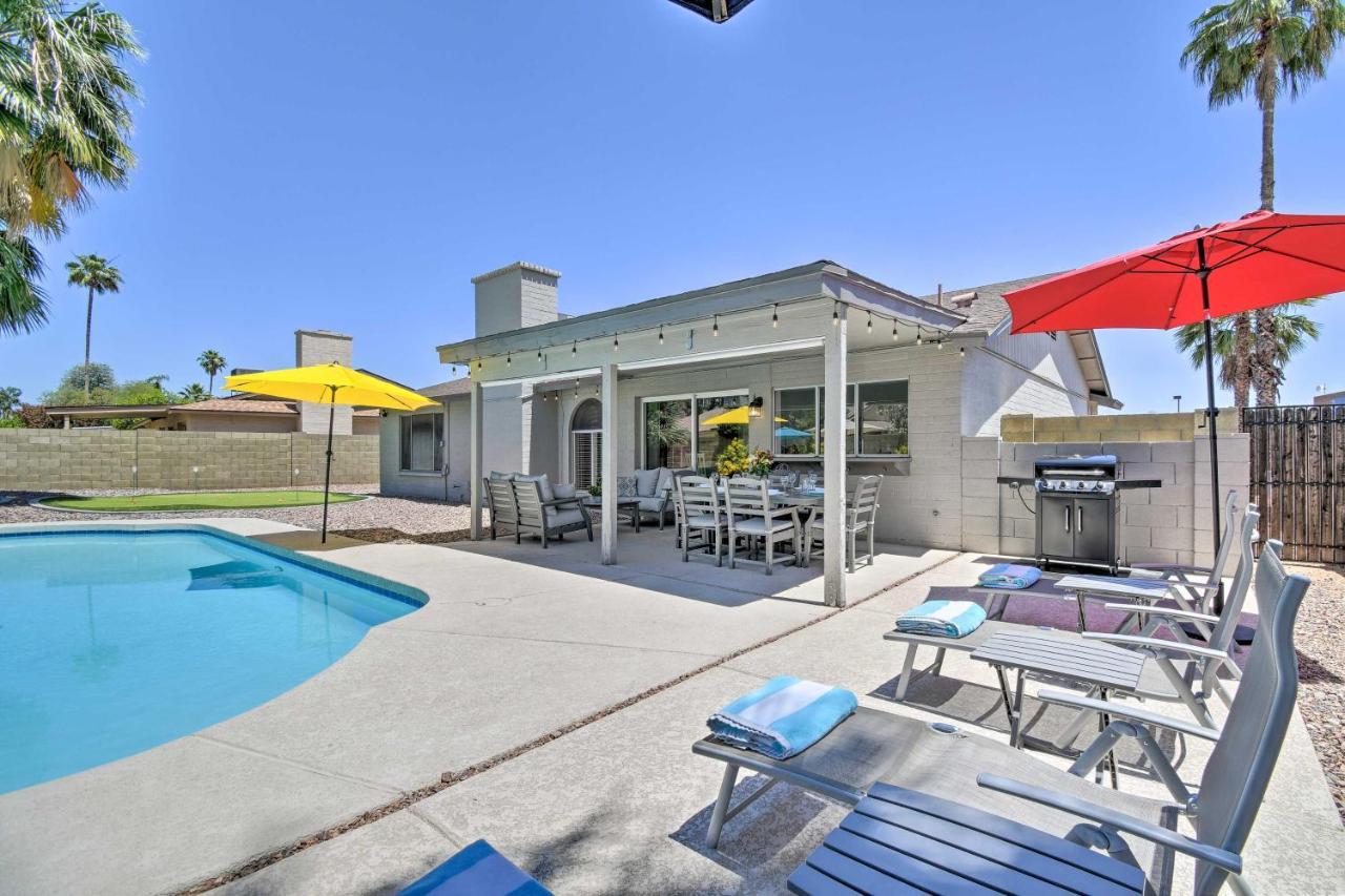 Holiday home Modern Scottsdale Getaway With Pool And Putting Green!