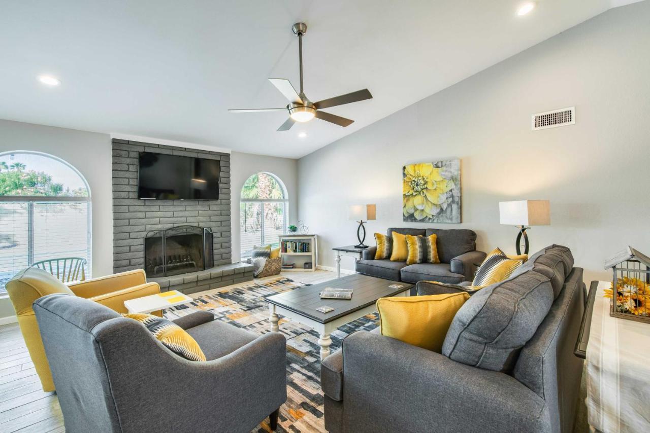 Modern Scottsdale Getaway With Pool And Putting Green! Holiday home